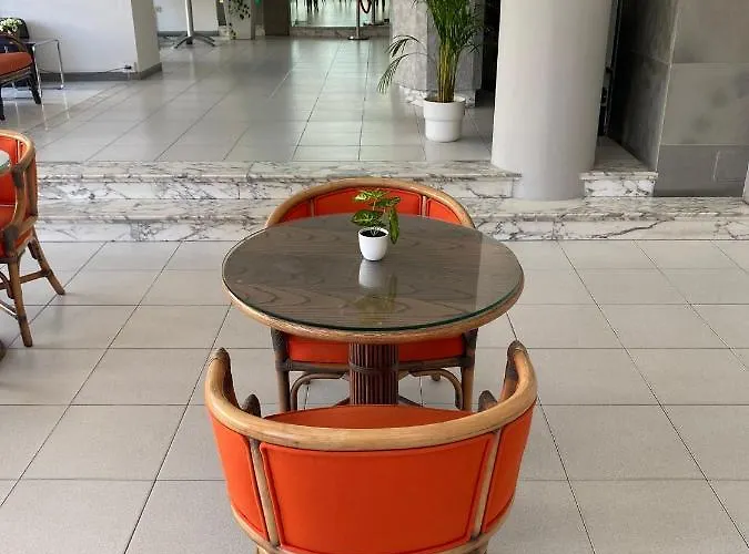 Ξενοδοχείο Flying 3*