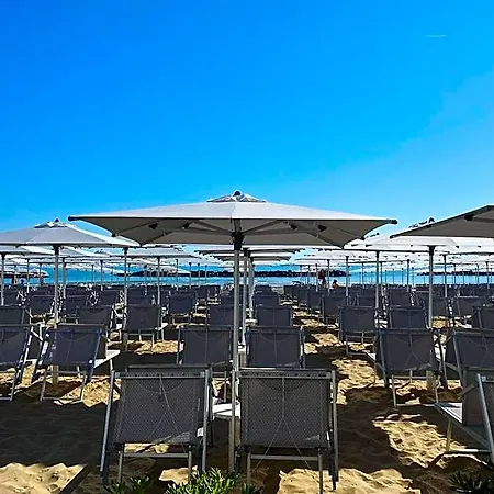 Flying Hotel